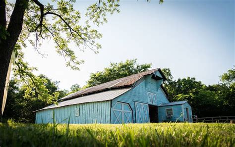 blue barn hours.